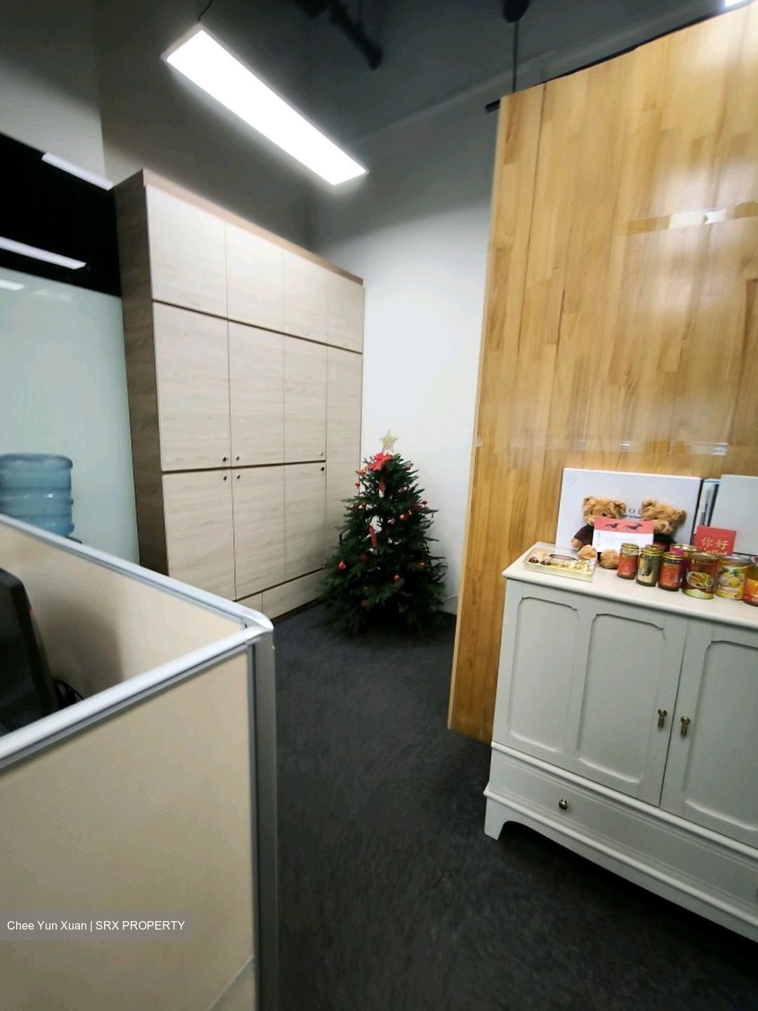 Sbf Center (D1), Office #558427521